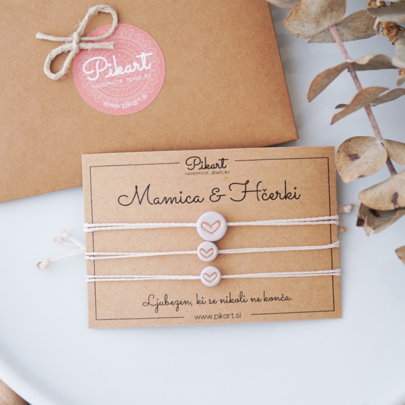 Personalizirano darilo za mamo - set ujemajočih zapestnic s srčkom
