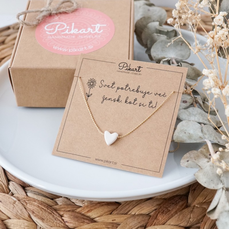 Zlata verižica s srčkom - darilo za dan žena