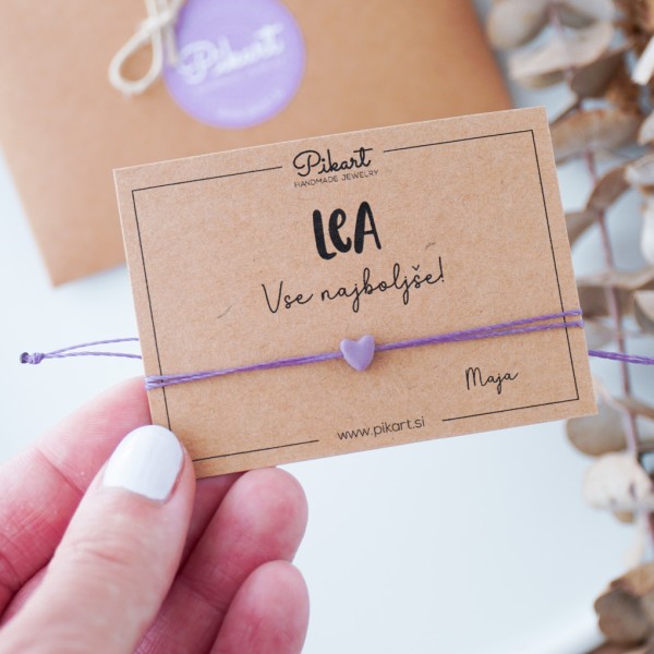 Darilo za rojstni dan – zapestnica s srčkom in kartico z imenom