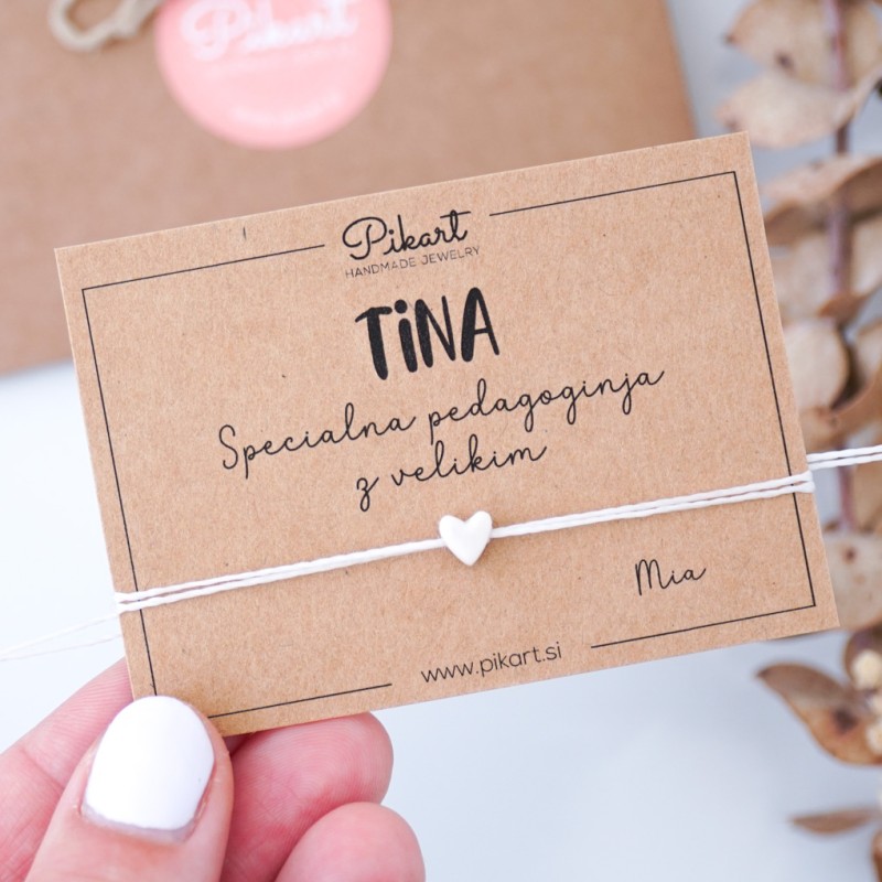 Darilo za specialno pedagoginjo - personalizirana zapestnica s srčkom