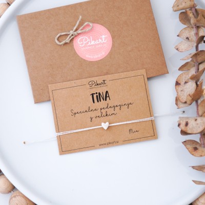 Darilo za specialno pedagoginjo - personalizirana zapestnica s srčkom