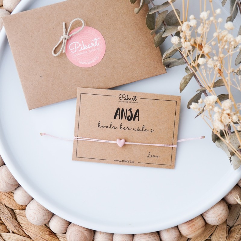 Personalizirano darilo za učiteljico - zapestnica s srčkom