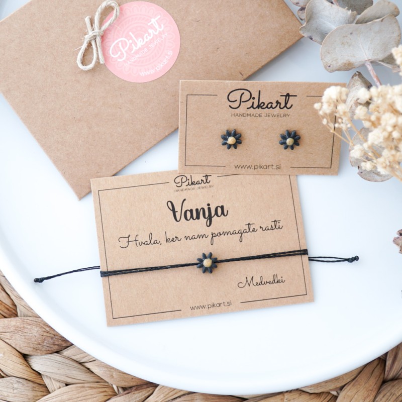 Personalizirano darilo za vzgojiteljice ali učiteljice - zapestnica z rožico