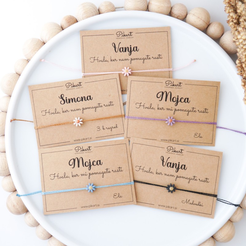 Personalizirano darilo za vzgojiteljice ali učiteljice - zapestnica z rožico