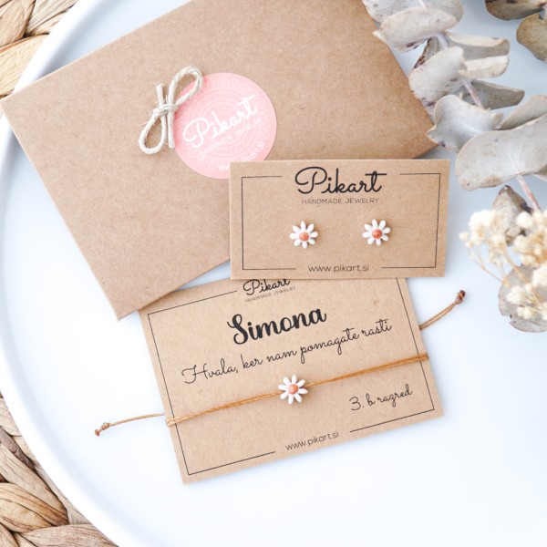 Personalizirano darilo za vzgojiteljice ali učiteljice - zapestnica z rožico