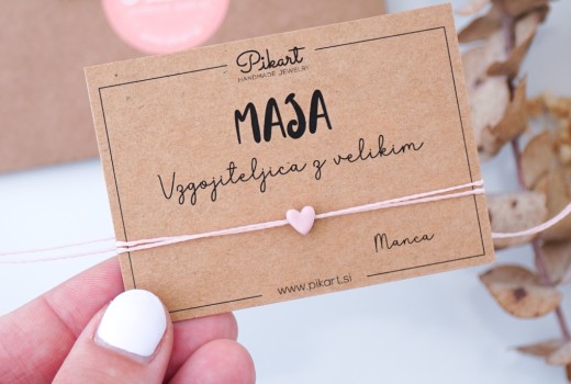 Kaj podariti vzgojiteljici ob koncu šolskega leta? Ideje za personalizirano darilo za vzgojiteljico