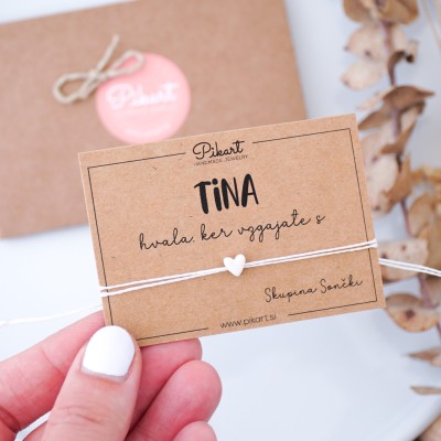 Personalizirano darilo za vzgojiteljico - zapestnica s srčkom