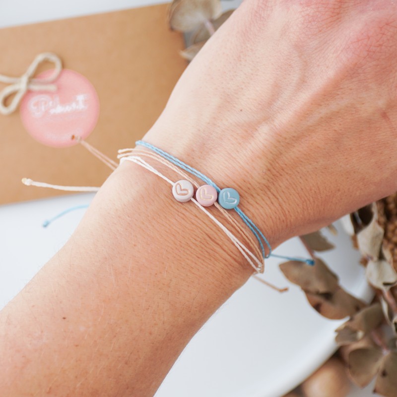 Personalizirano darilo za mamo - set ujemajočih zapestnic s srčkom