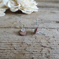 Mini koralni uhani - okrogli uhani z motivom rožice