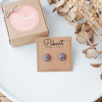 Barviti mini uhani s pikicami