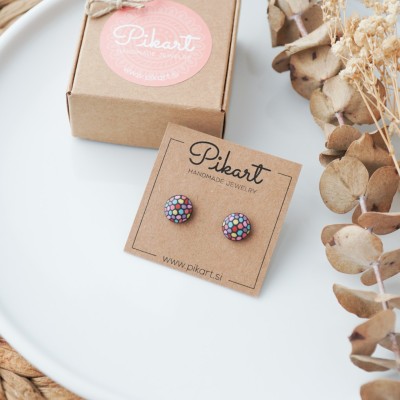 Barviti mini uhani s pikicami