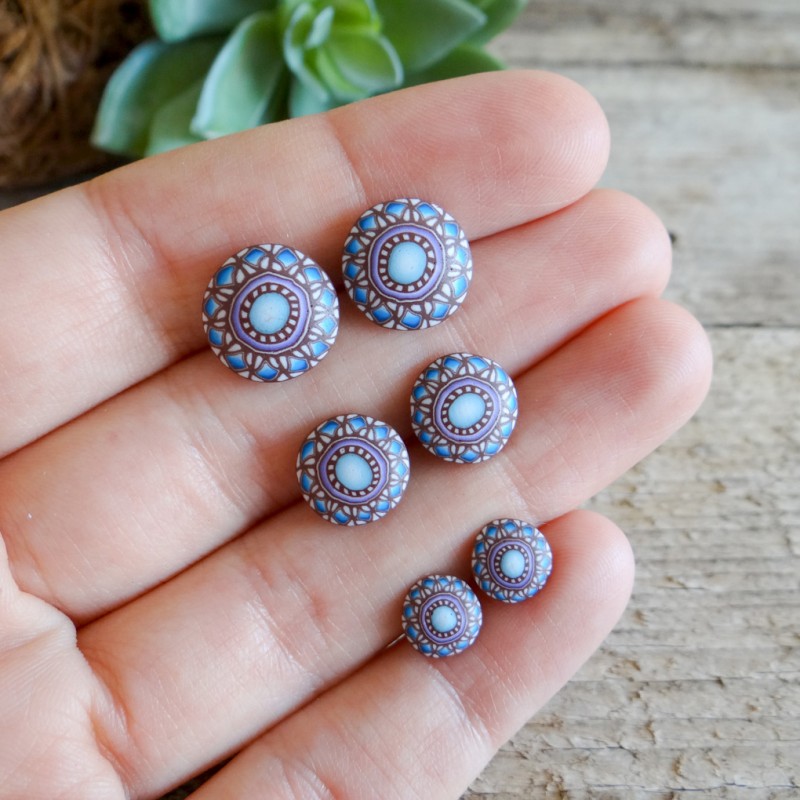 Modri mandala okrogli uhani iz titana