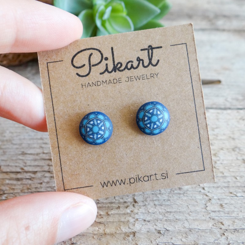 Modri mandala okrogli uhani na klip