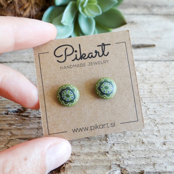 Zeleni mandala okrogli uhani za nepreluknjana ušesa