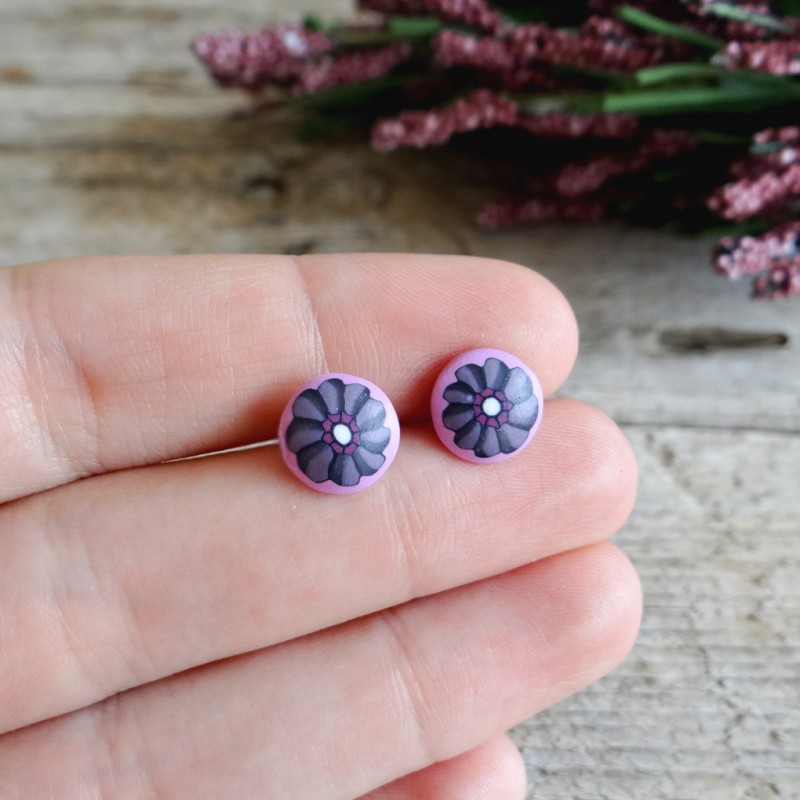 Pudrasto vijolični okrogli uhani za ušesa brez lukenj