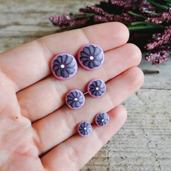 Pudrasto vijolični okrogli uhani za ušesa brez lukenj