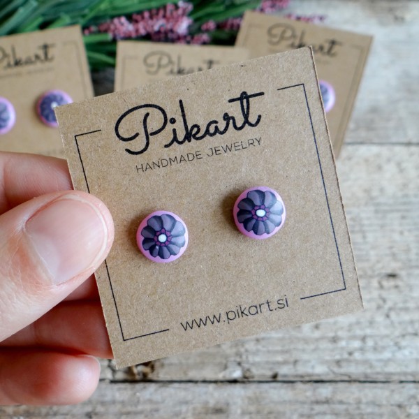 Pudrasto vijolični okrogli uhani za ušesa brez lukenj