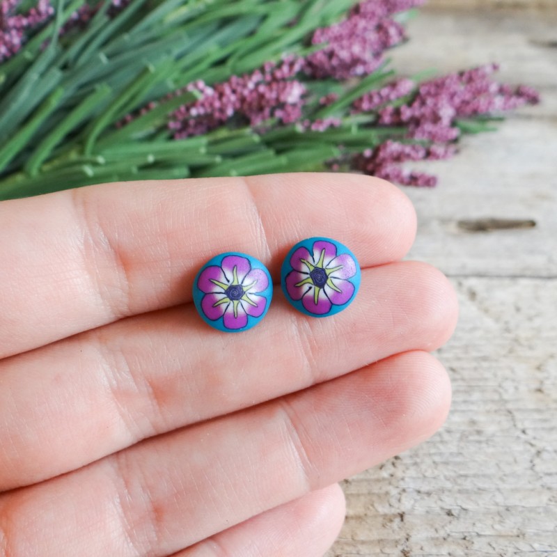 Turkizno lila majhni okrogli uhani na klip