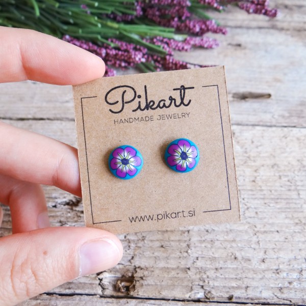 Turkizno lila majhni okrogli uhani na klip