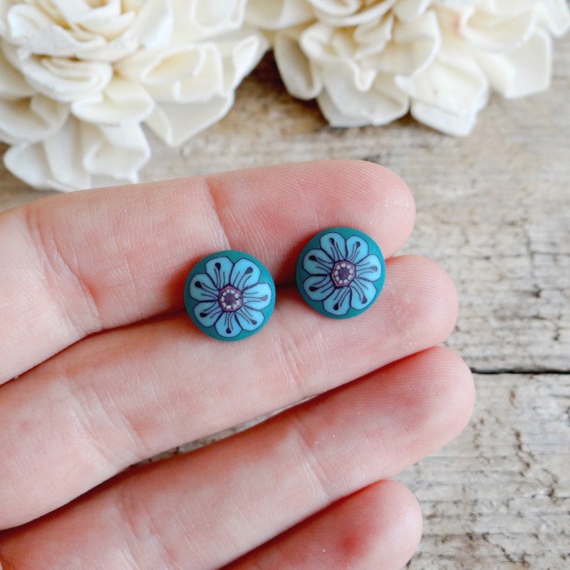 Zeleno modri majhni uhani za ušesa brez lukenj