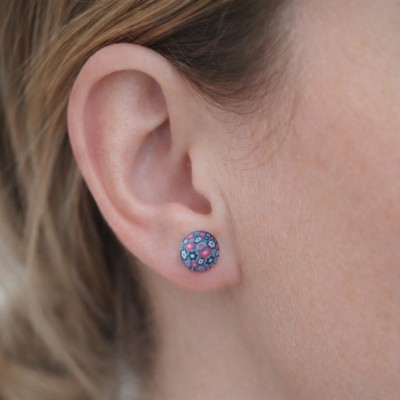 Otroški uhani z rožicami – unikatni okrogli uhani