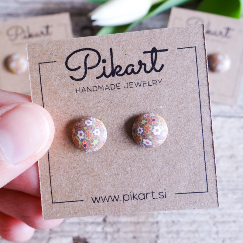 Rožasti uhani na klip v zemeljskih odtenkih