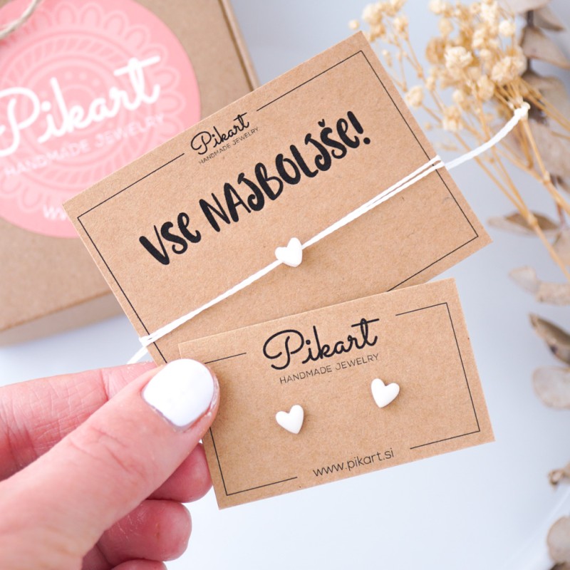 Majhni uhani srčki v različnih barvah