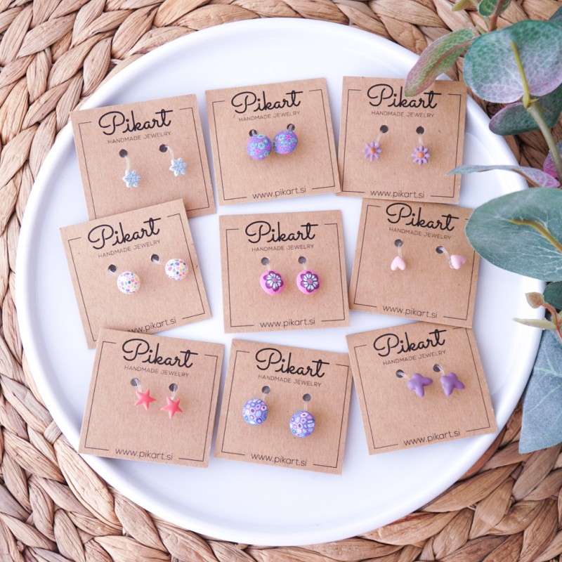 Roza otroški uhani za nepreluknjana ušesa z motivom rožice