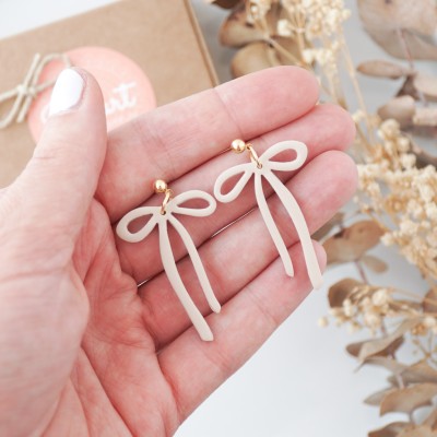 Viseči uhani pentlja - unikatni ženski uhani