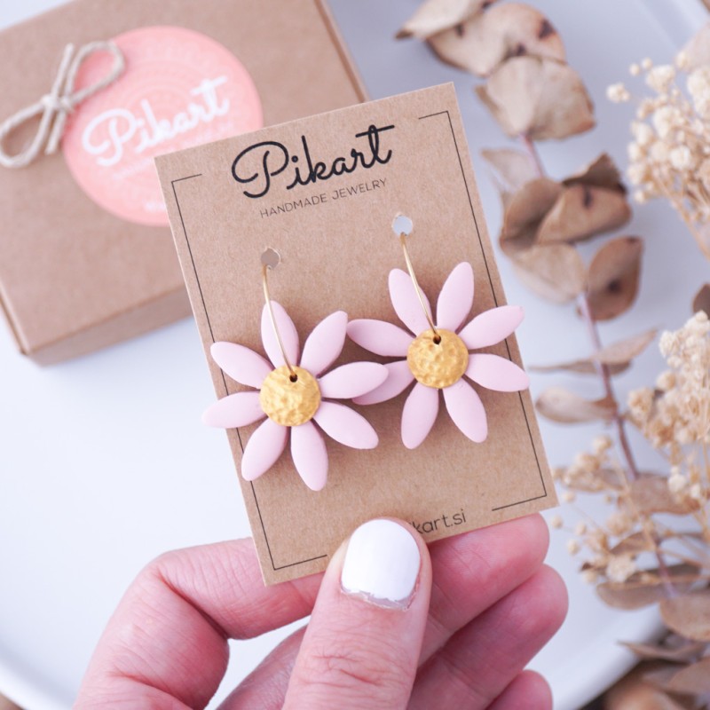 Viseči uhani marjetice - ročno izdelani cvetlični uhani