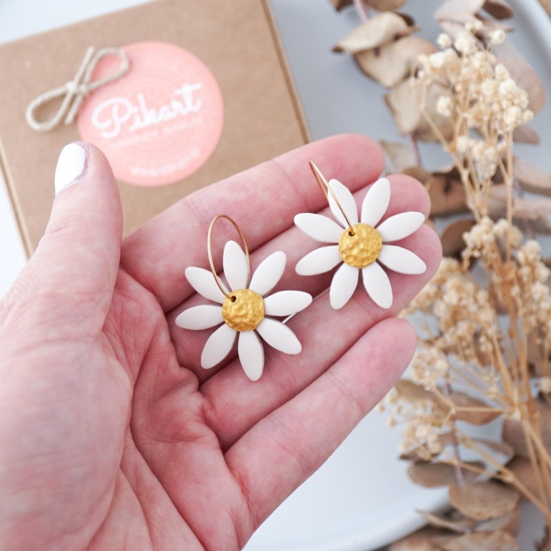 Viseči uhani marjetice - ročno izdelani cvetlični uhani