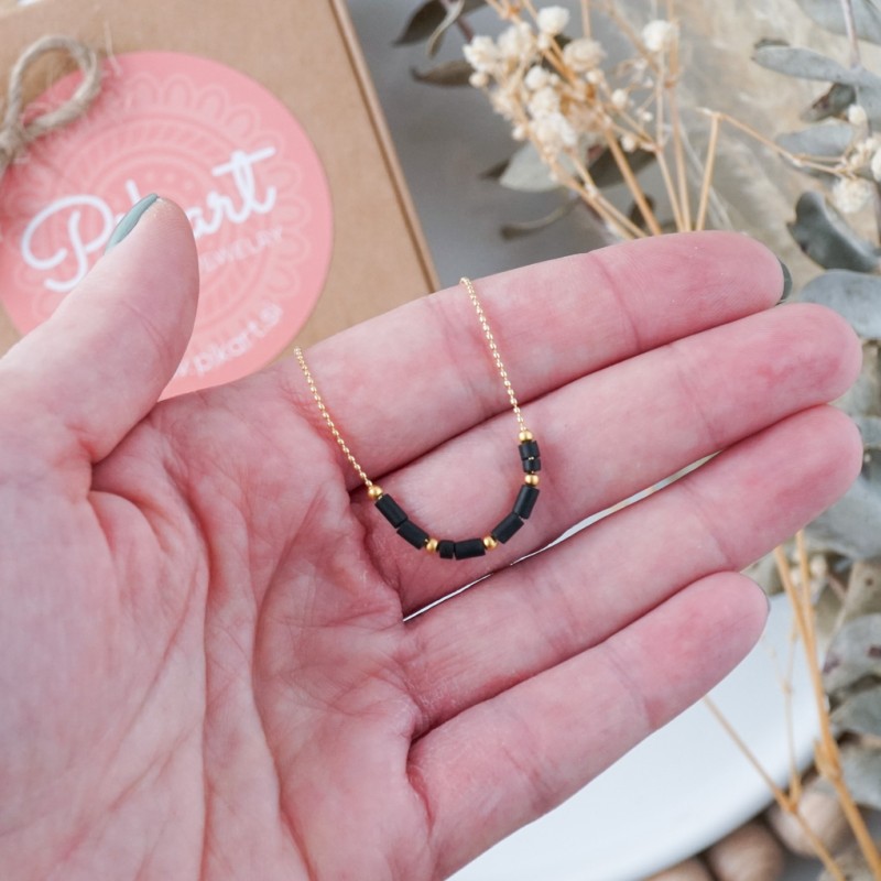 Personalizirano darilo za mamico ob rojstvu - zlata verižica z napisom