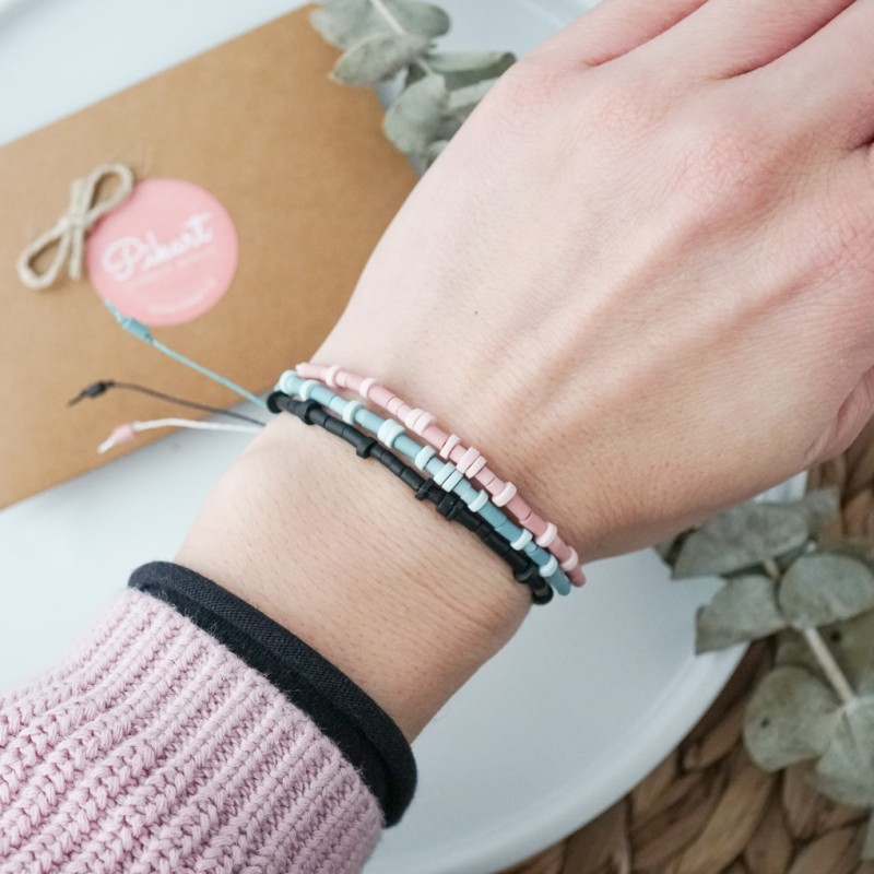 Darilo za punco - zapestnica z napisom RAD TE IMAM