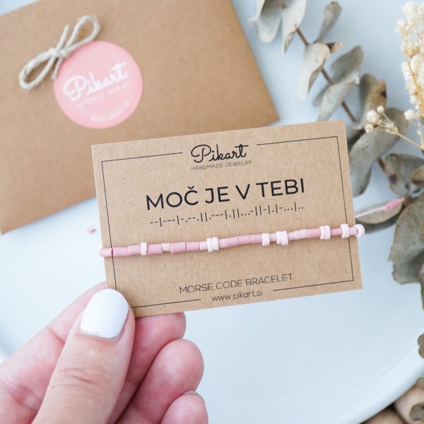 Pudrasto roza personalizirana zapestnica z napisom v Morsejevi abecedi
