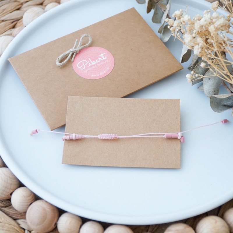 Pudrasto roza personalizirana zapestnica z napisom v Morsejevi abecedi