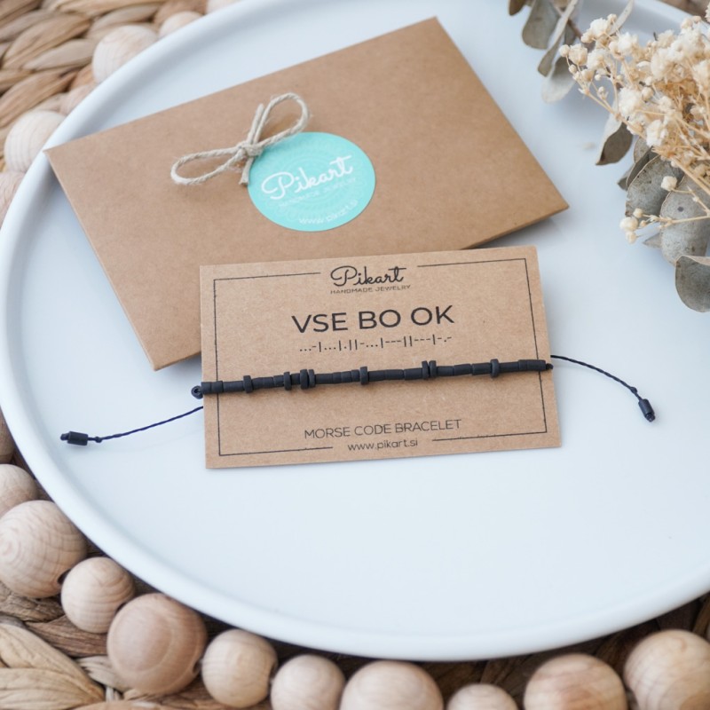 Črna personalizirana zapestnica z napisom v Morsejevi abecedi