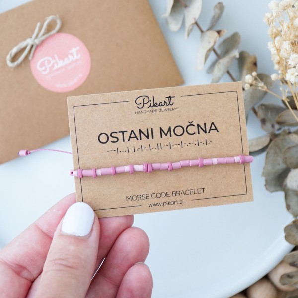 Svetlo lila personalizirana zapestnica z napisom v Morsejevi abecedi
