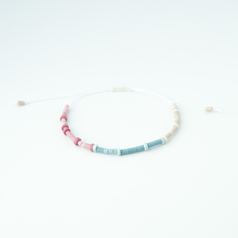 Pastelna personalizirana zapestnica z napisom v Morsejevi abecedi