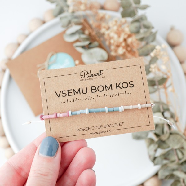 Pastelna personalizirana zapestnica z napisom v Morsejevi abecedi