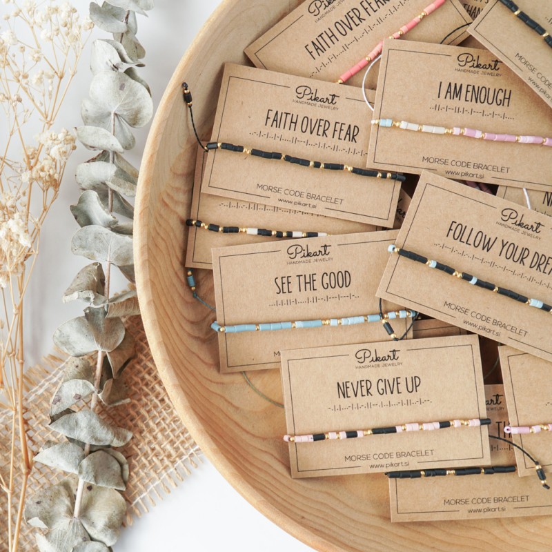 Uniktno darilo za vzgojiteljico - Morsejeva zapestnica z napisom NAJ VZGOJITELJICA