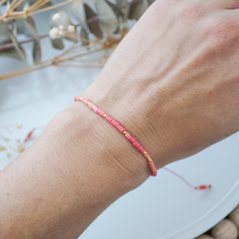 Koralno zlata personalizirana zapestnica z napisom v Morsejevi abecedi