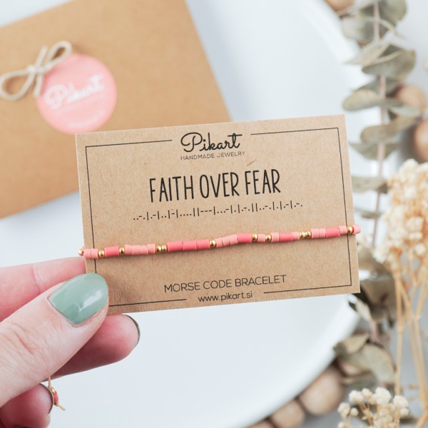 Koralno zlata personalizirana zapestnica z napisom v Morsejevi abecedi