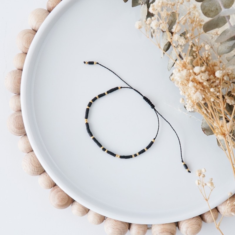 Črno zlata personalizirana zapestnica z napisom v Morsejevi abecedi