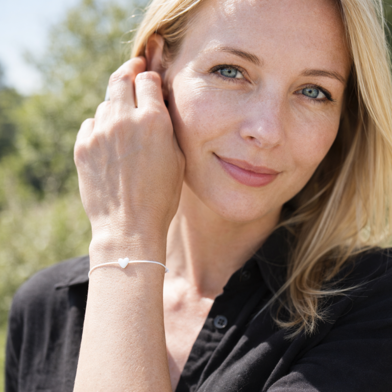 Personalizirano darilo za vzgojiteljico - zapestnica s srčkom