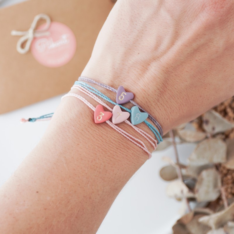 Zapestnica s srčkom in številko – rojstnodnevno darilo za hčerko, vnukinjo ali prijateljico